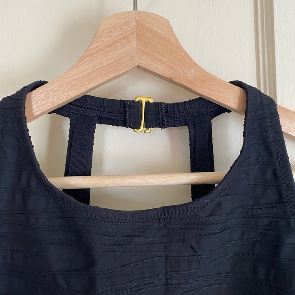 Lands End black textured tanking top - Picture 3 of 6